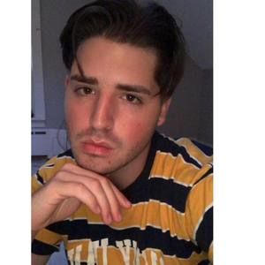 Meet your Posher, Derrick